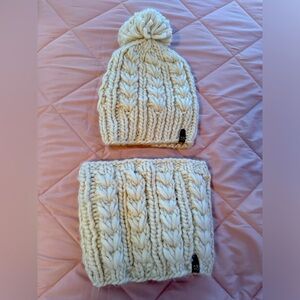 ROXY beanie and neck warmer